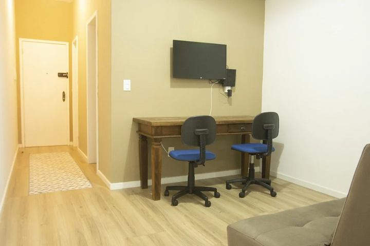 Room 4 of 10