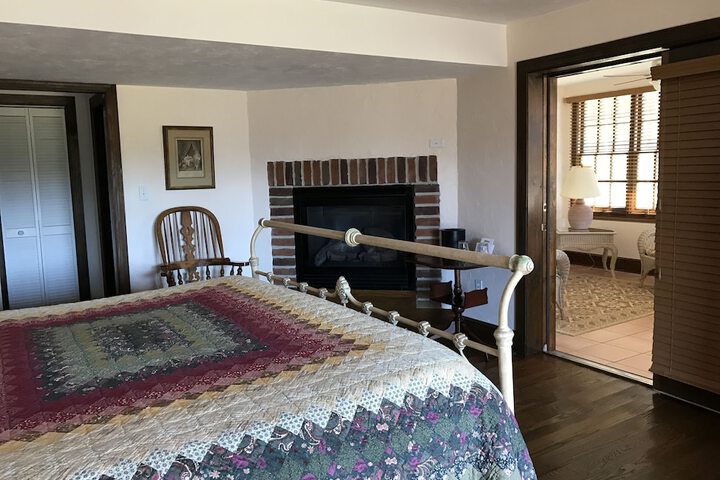 Room 4 of 42
