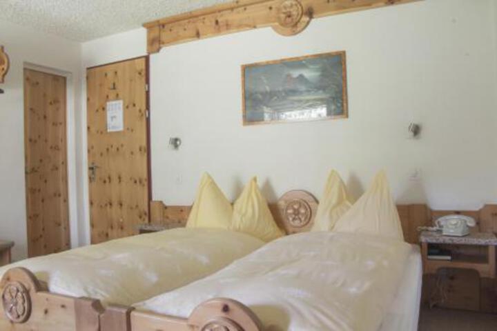 Room 106 of 106