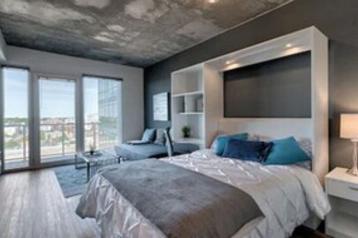 Room 32 of 49