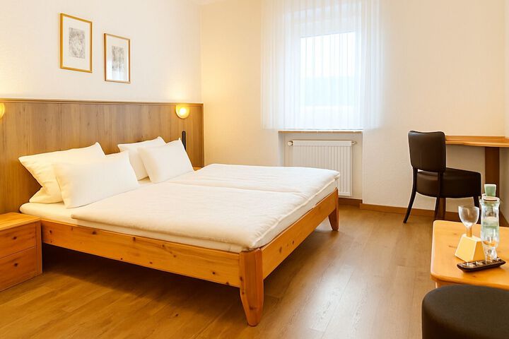 Room 3 of 20