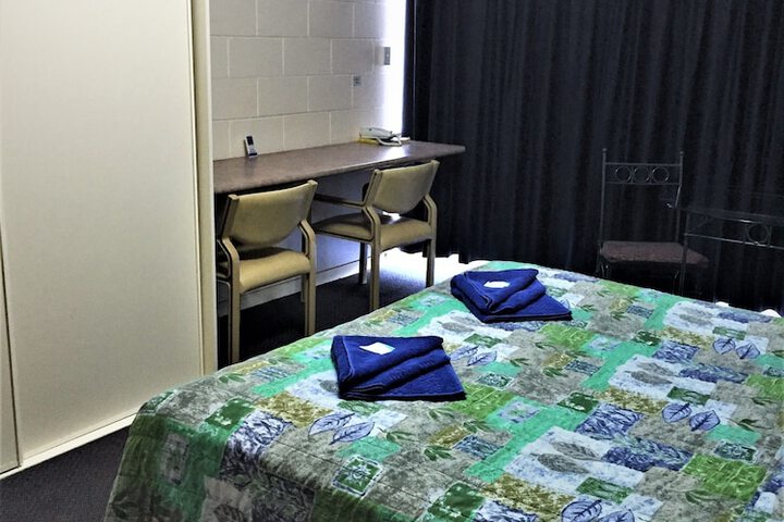 Room 27 of 69