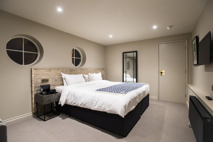 Room 16 of 41