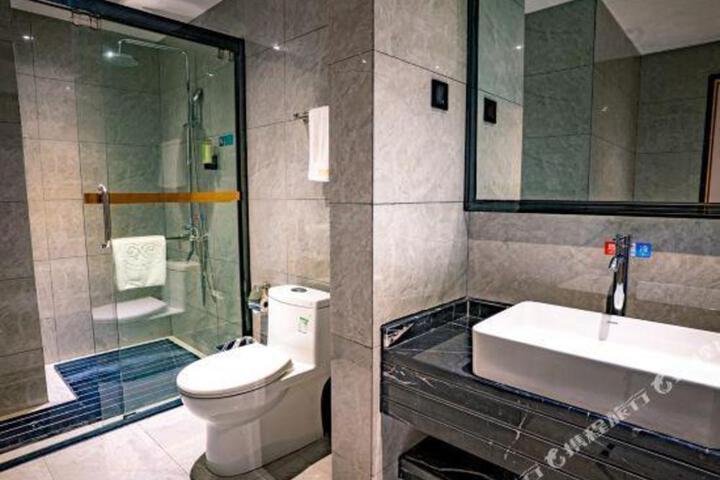 Haikou New Hot Spring International Hotel (Friendship Sunshine City)