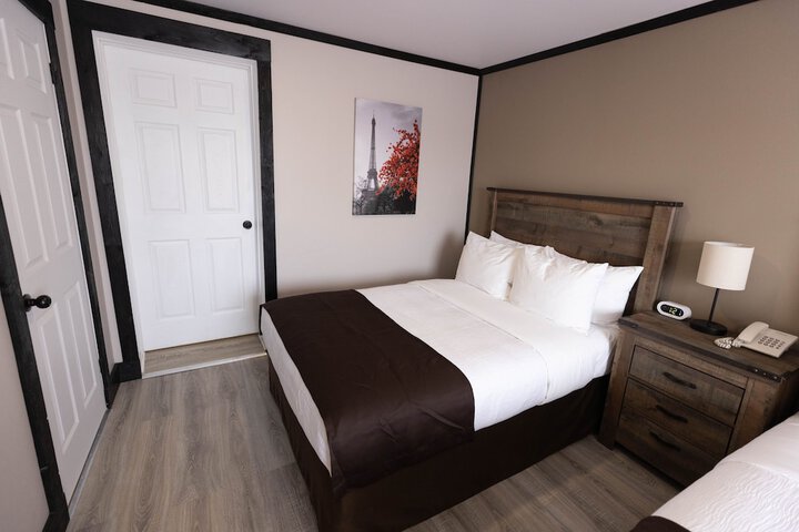 Room 9 of 165