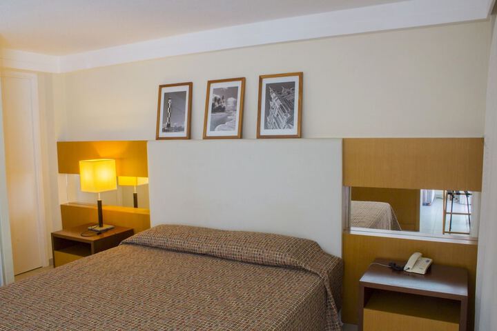Room 9 of 44