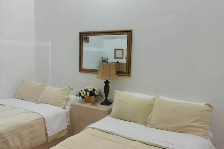 Room 5 of 11