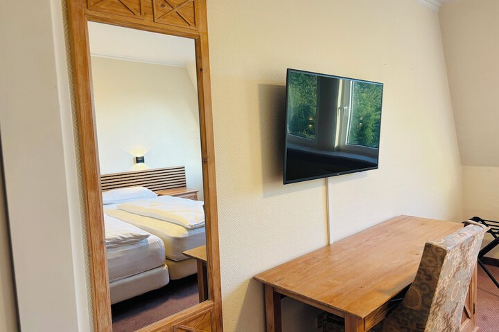 Room 5 of 26