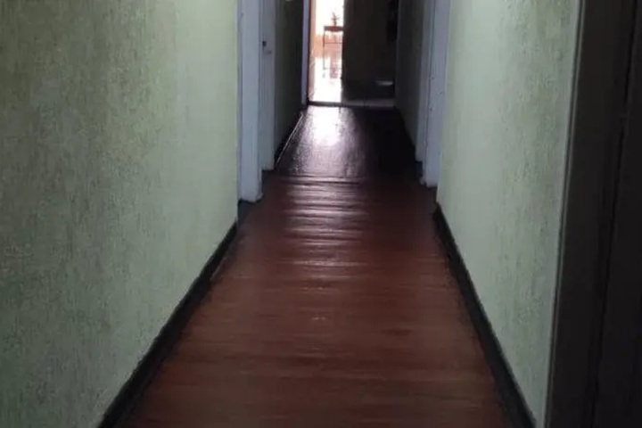 Room 10 of 14