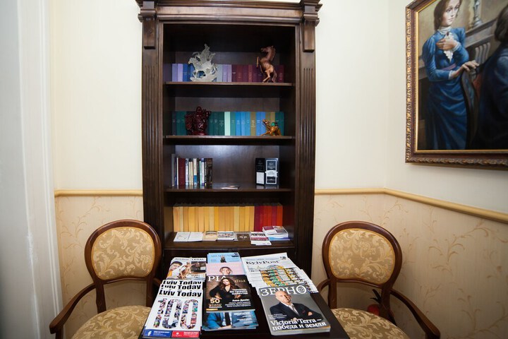 Guest Lobby