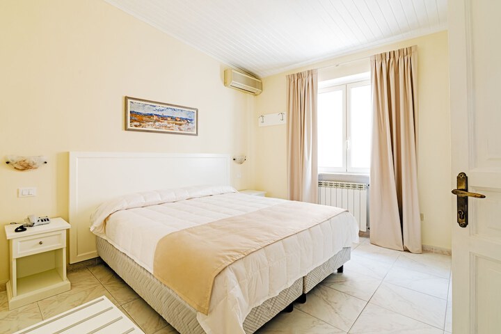 Room 14 of 50