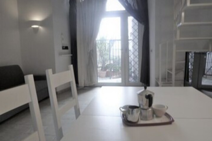 Room 9 of 24