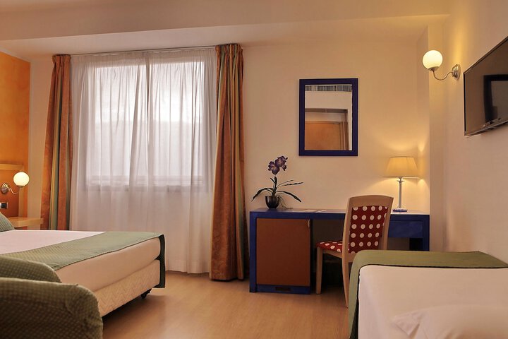 Room 38 of 97