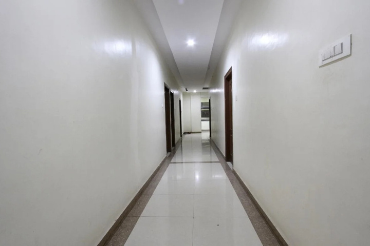 Room 12 of 16