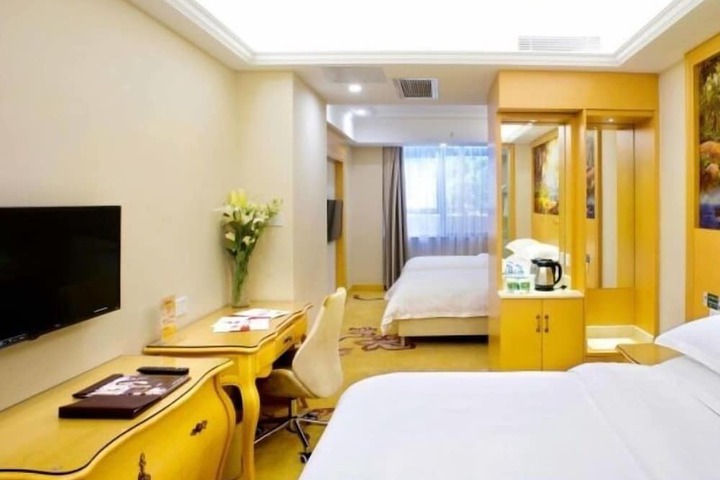 Room 6 of 31