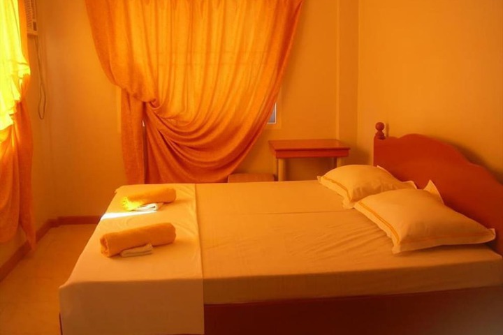 Room 11 of 28