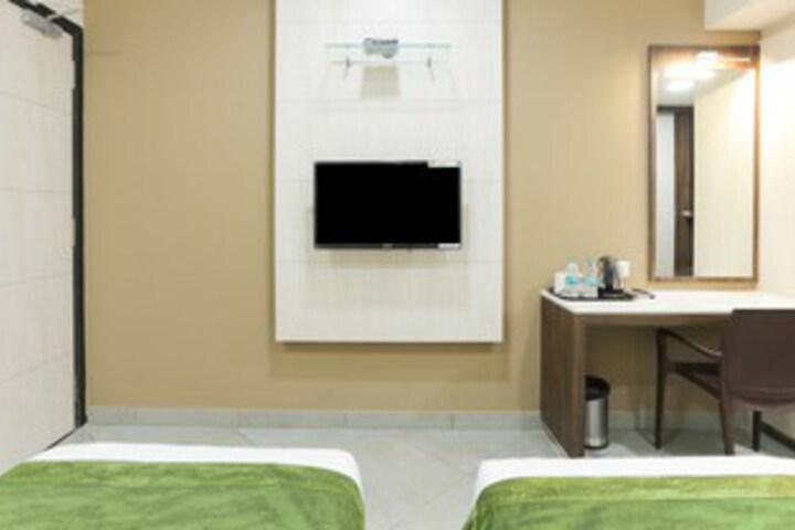 Room 15 of 49