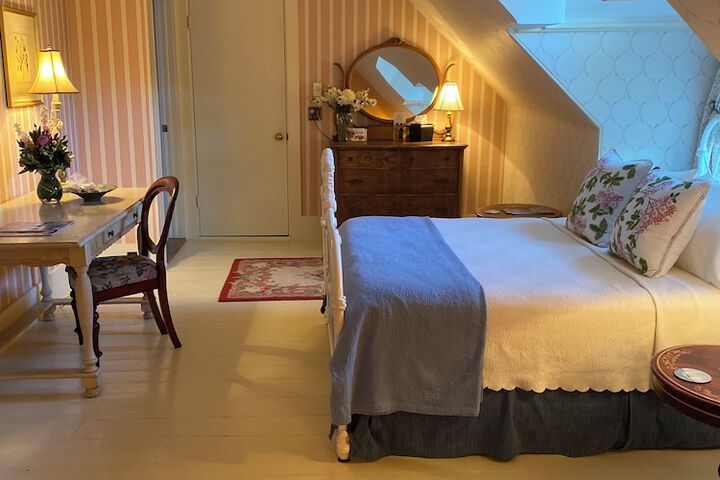 Room 21 of 49