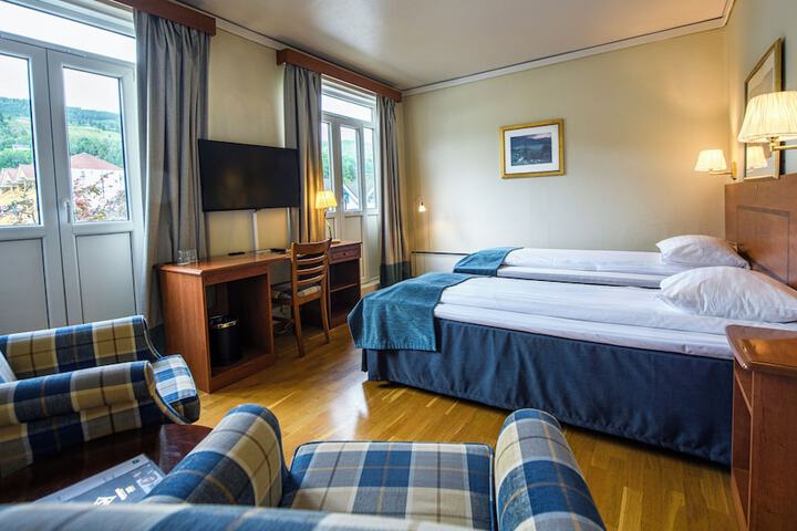 Room 4 of 41