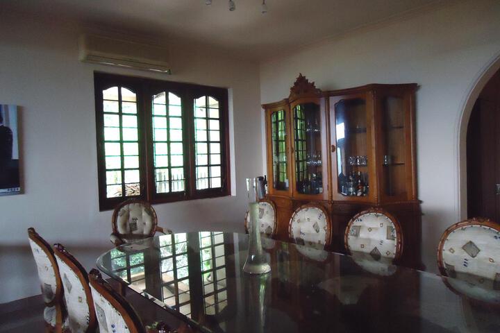 Dining 7 of 7