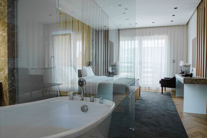 Room 20 of 37