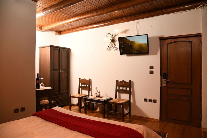 Room 5 of 19