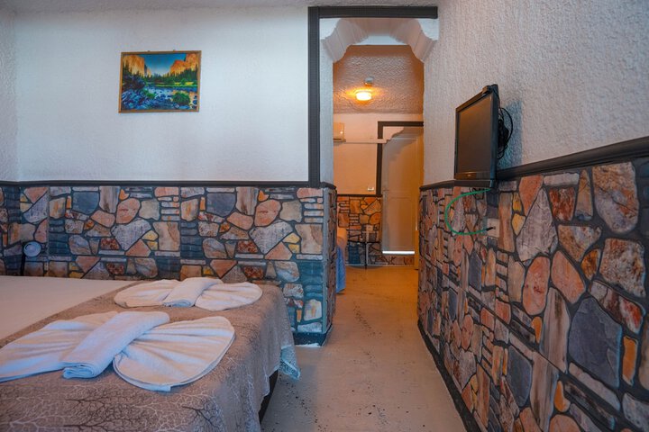 Room 13 of 60