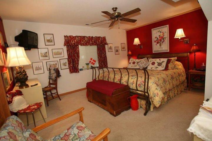 Room 4 of 6