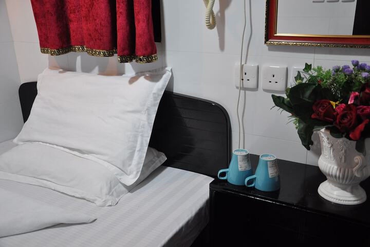 Room 4 of 56