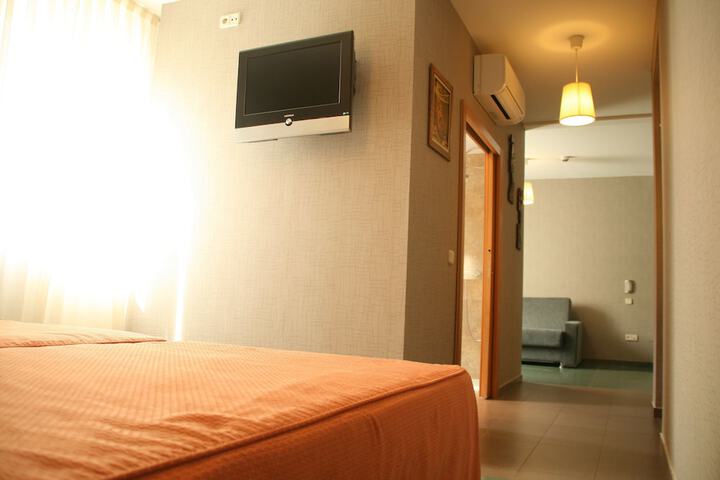 Room 16 of 60