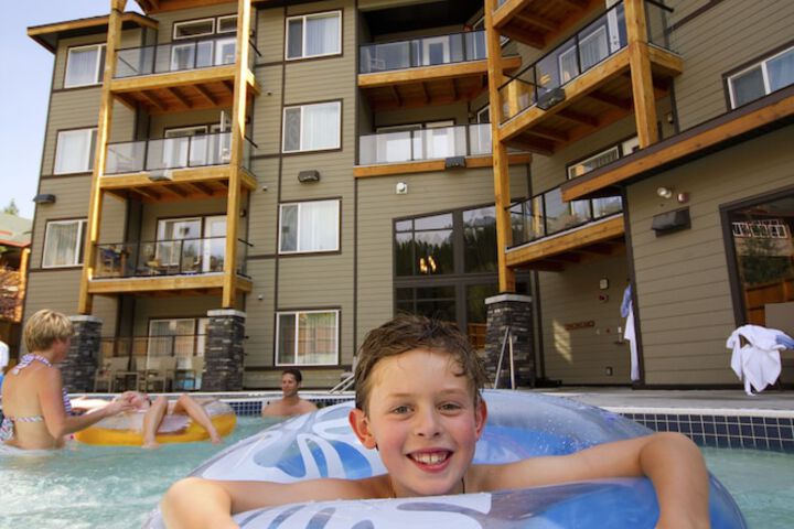 Pool Hotel