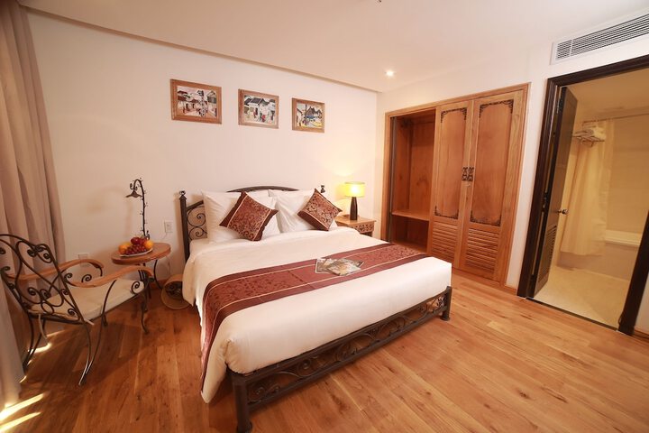 Room 4 of 56
