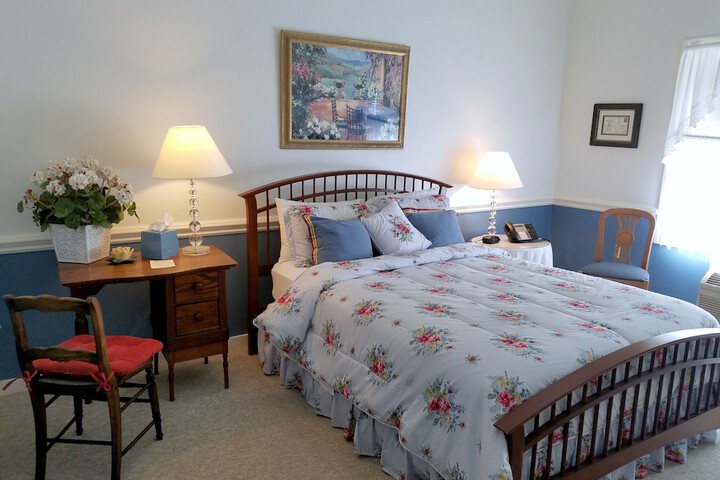 Room 27 of 77