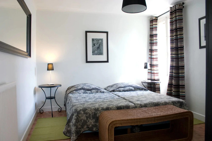 Room 8 of 10