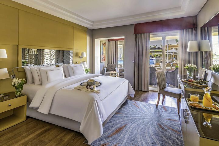 Room 32 of 180