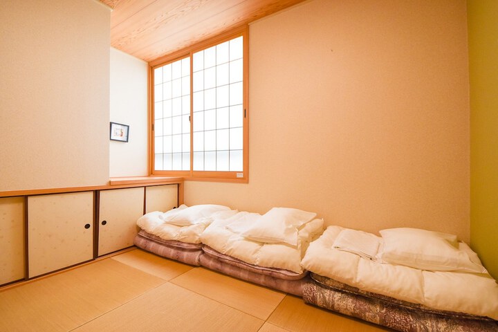 Room 33 of 97
