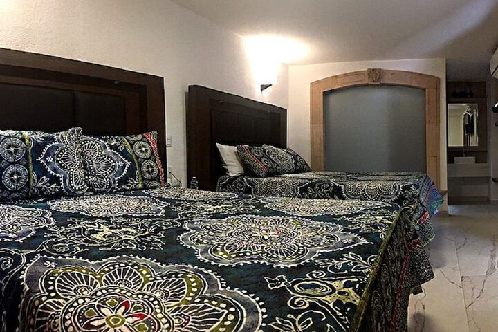 Room 8 of 35