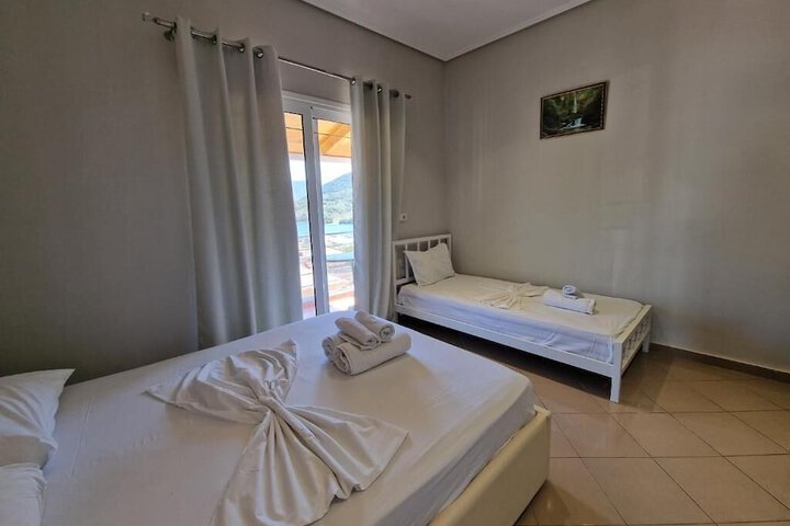 Room 6 of 53