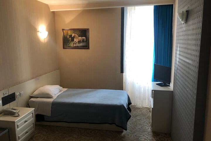 Room 6 of 23