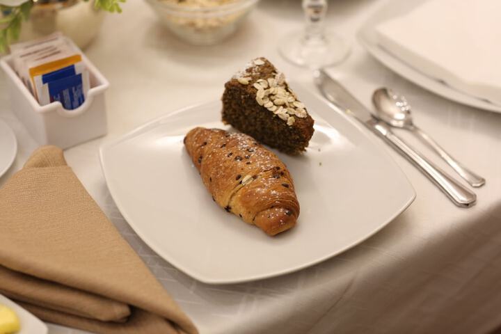 Dining 60 of 100