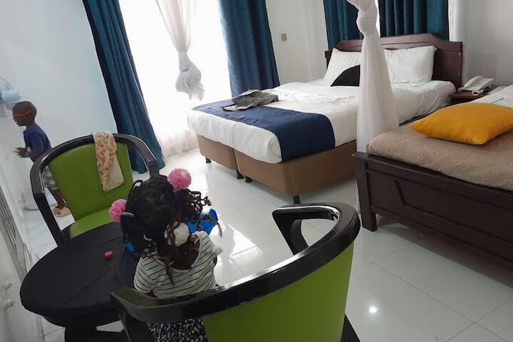 Room 3 of 18
