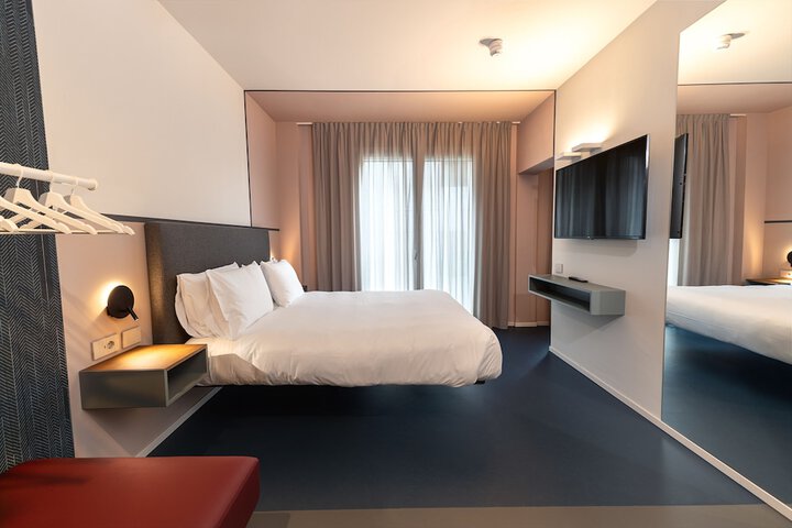 Room 14 of 36
