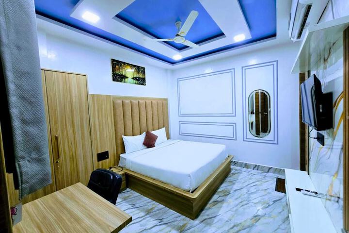 Room 48 of 60