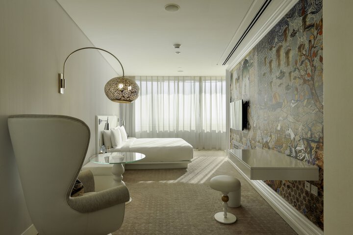 Room 11 of 183