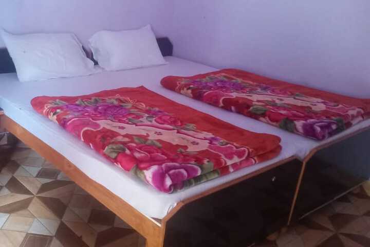 Room 5 of 15