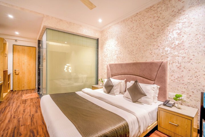 Room 40 of 94