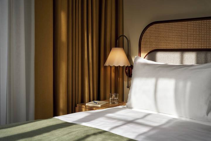 Room 46 of 190