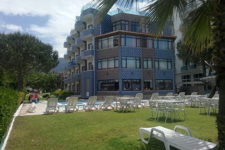 Sundeck 22 of 25