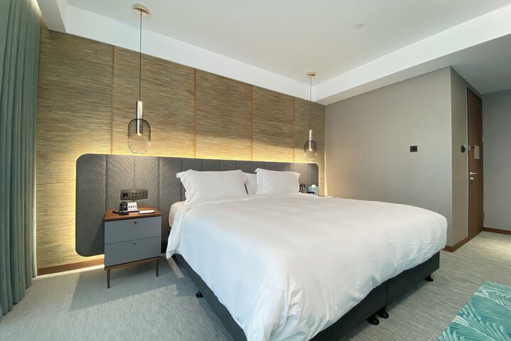 Room 22 of 83