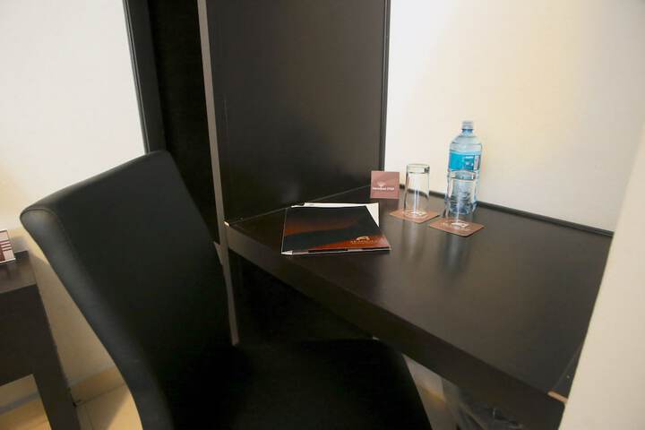 Room 51 of 152